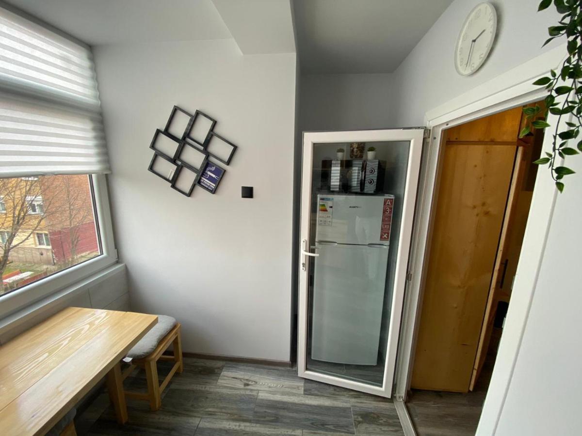 Apartmán Night Lotus Hunedoara Exteriér fotografie