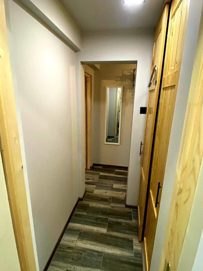 Apartmán Night Lotus Hunedoara Exteriér fotografie