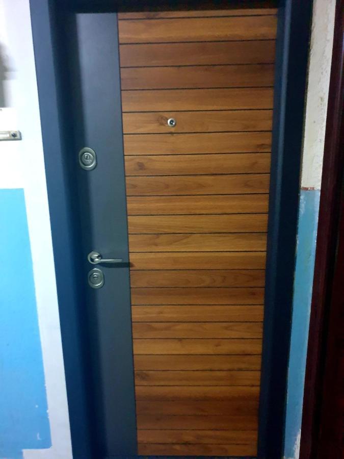 Apartmán Night Lotus Hunedoara Exteriér fotografie